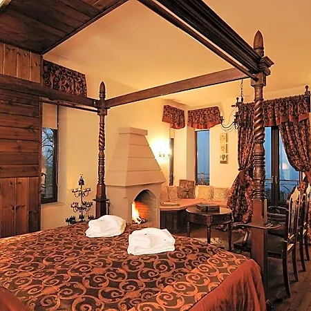 Vaela Cultural Hotel 3*