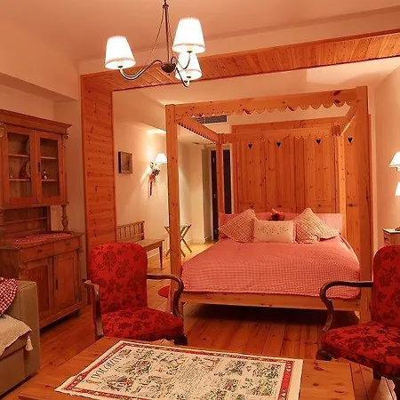 فندق Vaela Cultural 3*
